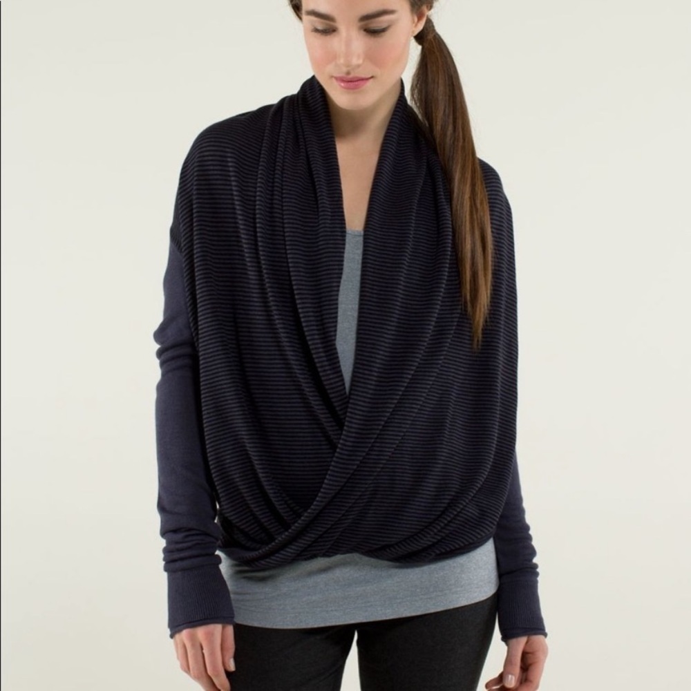 Lululemon Iconic‎ Wrap Top